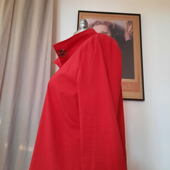 Beautiful red long button down shirt - Picture 3 of 12